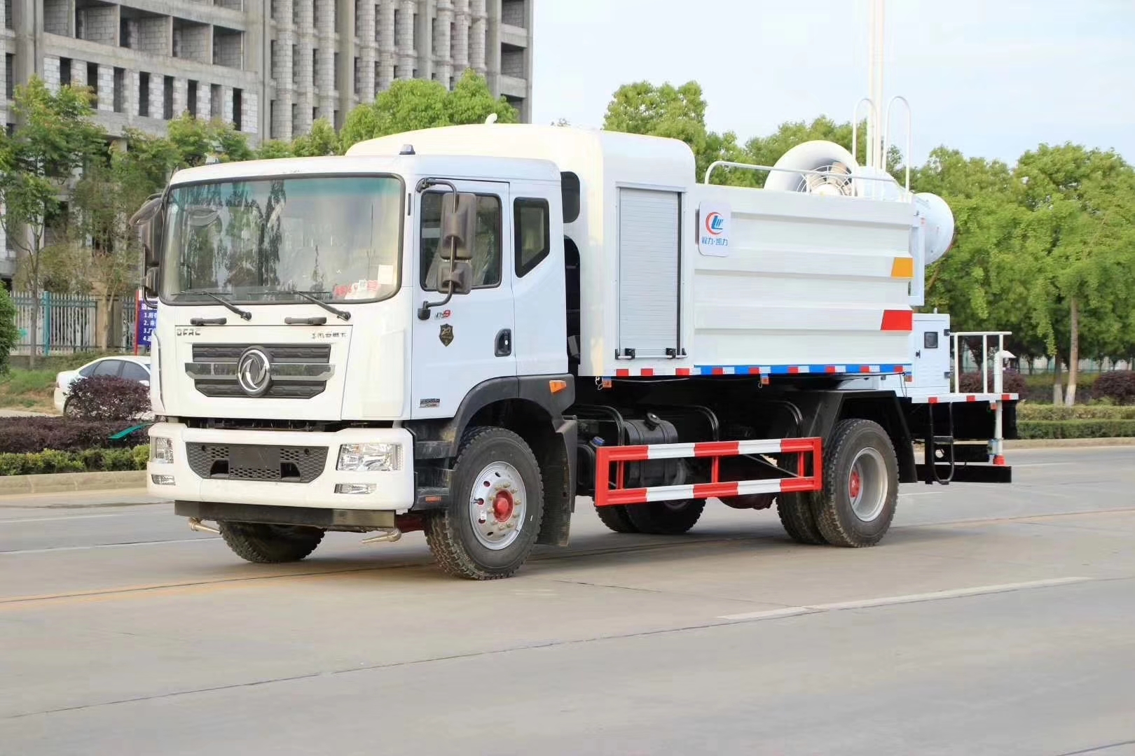 東風D9多功能抑塵車(chē)圖片